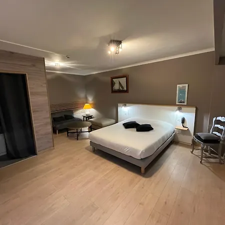 Des Iles Hotel Theix